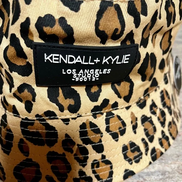 New Kendall & Kylie cheetah print hat - Picture 2 of 11